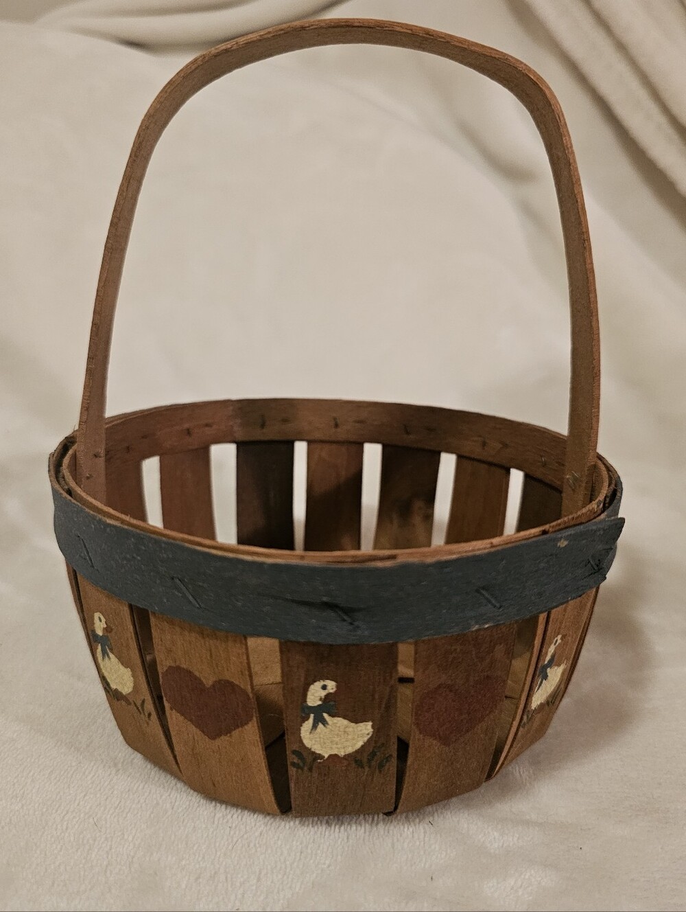 Vintage Handcrafted Rustic Wooden Duck Accent Basket in Brown and Navy